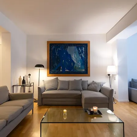 דירה Attic With Terrace & Jacuzzi *