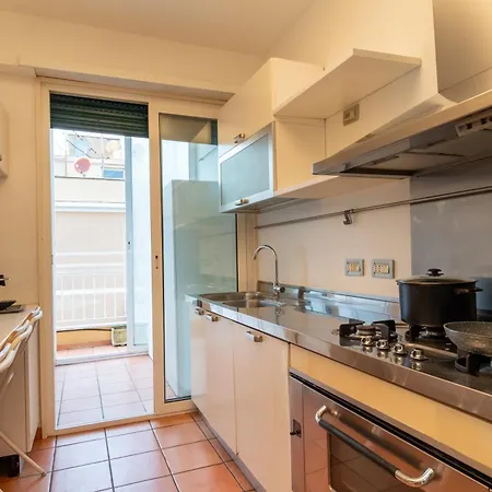 Attic With Terrace & Jacuzzi Rom